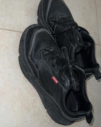scarpe levis