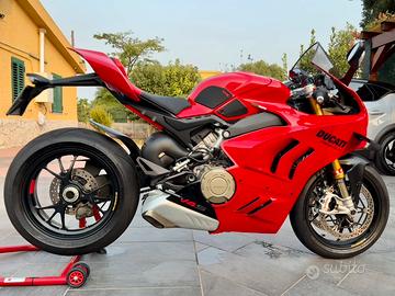 DUCATI PANIGALE V4S (2024)
