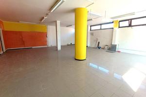 Immobile di 100 m² con 1 locale a Pesaro