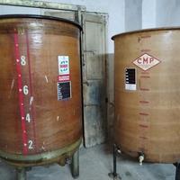  2 silos in vetroresina da 1000 lt