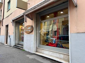 NEGOZIO A VERONA