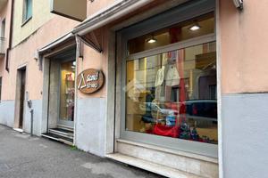 NEGOZIO A VERONA