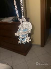 Collana in metallo con moissanite