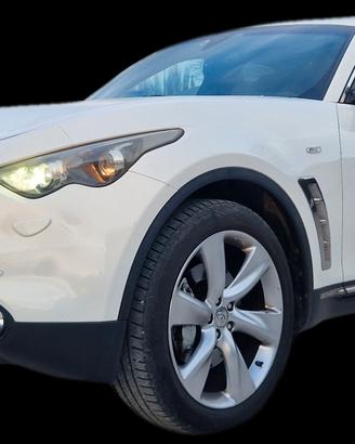 Infiniti FX30D PREMIUM