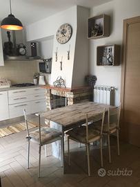 Villetta caposchiera con giardino