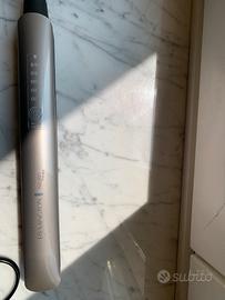 Piastra per capelli Remington.