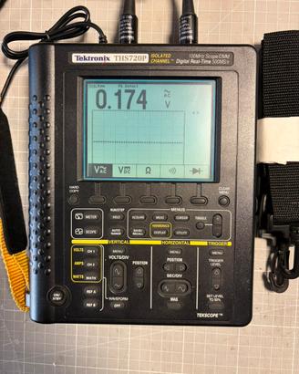 Oscilloscopio palmare TEKTRONIX THS 720P