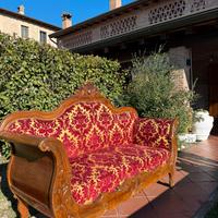 Divano stile ottocentesco