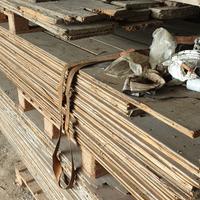 assi da solaio. pavimento antico in legno. tavole 