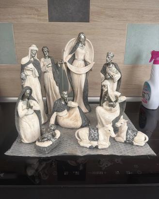 Presepe moderno completo in resina - 9 pz