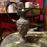 Brocca in bronzo a rilievo fine 800