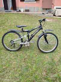bici mountain bike nera Silver Star