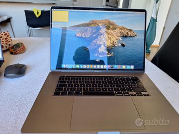 MacBook Pro 16" - grigio siderale