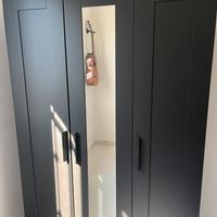 Guardaroba tre ante e struttura letto divano nero
