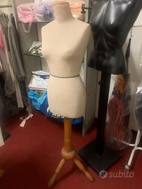 Busto sartoriale e manichino torso nero lucido