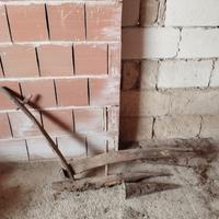 aratro antico in legno
