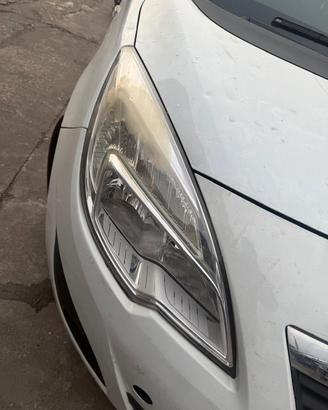 Fanale anteriore destro Opel Meriva B anno 2010