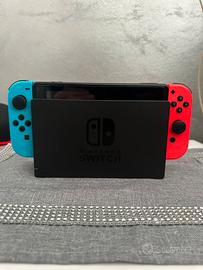 Nintendo Switch 1 completamente accessoriata.