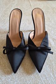 Sabot nere in raso con fiocchetto