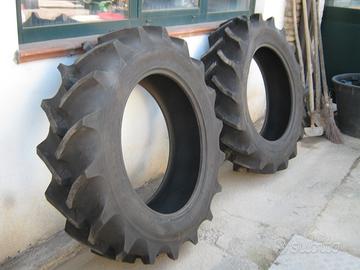 Trattore , 2 gomme GOOD YEAR nuove misura 12.4 R 2