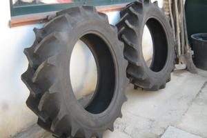 Trattore , 2 gomme GOOD YEAR nuove misura 12.4 R 2