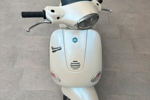 VESPA PIAGGIO ET4 150