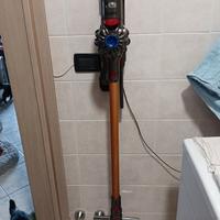 dyson v8 usato con accessori
