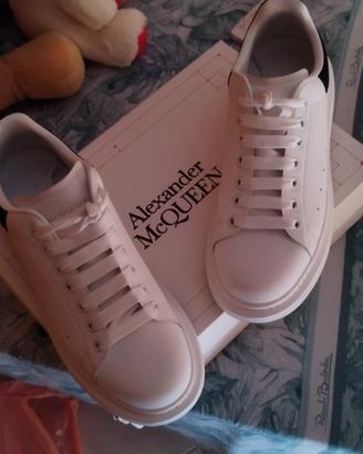 Alexander McQueen 
