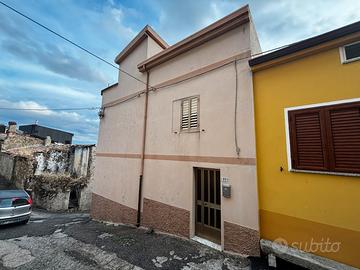 Casa su 4 piani a bolotana, via Angioy