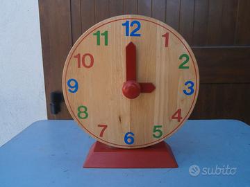 Orologio gioco in  legno Ikea usato ben conservato