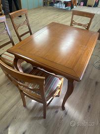 Tavolo in legno allungabile