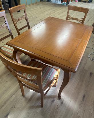 Tavolo in legno allungabile