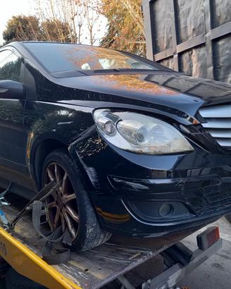 Ricambi Mercedes classe B 180 anno 2005
