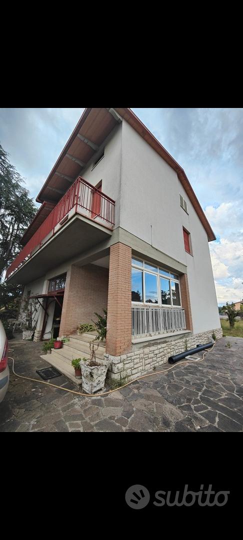 Villa indipendente con giardino - abitabile e con - Vista 3