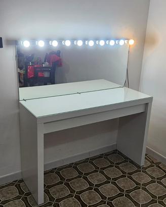 Tavolo da trucco professionale con specchio illumi