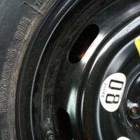 Cerchione con gomma auto.