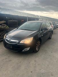Ricambi Opel Astra 1.4 Turbo 5P Anno 2010