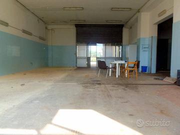 Immobile di 841 m² con più di 5 locali a Comiso