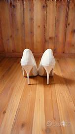 Scarpe decolleté a punta con tacco a spillo