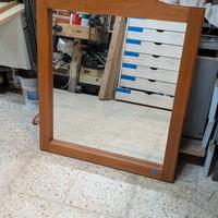 specchio con cornice 