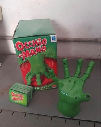 Occhio alla mano