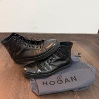 Hogan Rebel di pelle in vernice.