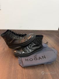 Hogan Rebel di pelle in vernice.