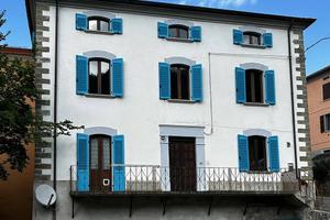 Casa indipendente di 250 m² con 4 locali a Varsi