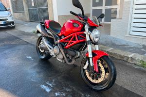 Ducati Monster 696