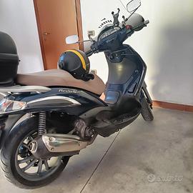 Piaggio Beverly 300 Tourer