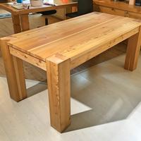 tavolo larice moderno