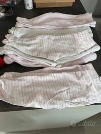 Scatolone con vestiti neonata 0/3 mesi