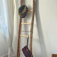 Scala decorativa in legno grezzo 