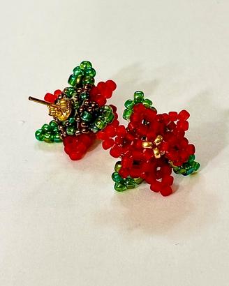 Orecchini stelle di Natale fatti a mano